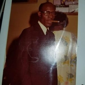 Meet your Posher, Troy